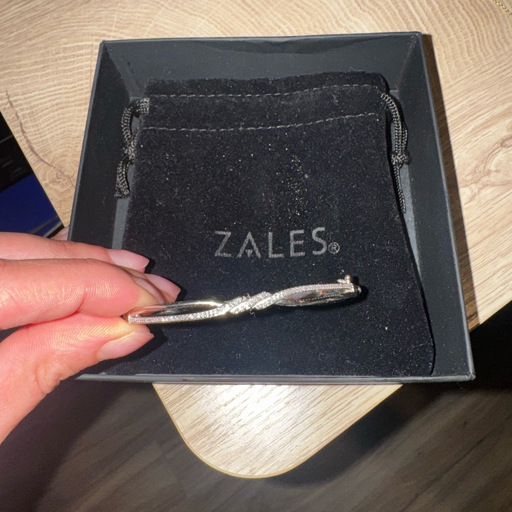 Zales Silver Twisted Bangle